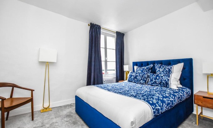 Notre-Dame-des-Champs Apartment | Luxury Bedroom St Germain - Bon Marché