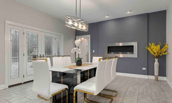 Fox Valley House | Luxury Bliss: Opulent 5BR/3.5BA Delightful Escape