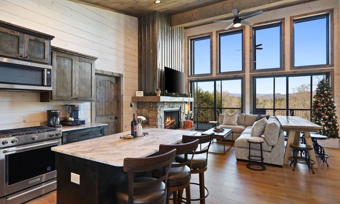 Cashes Valley Cabin | Luxury Blue Ridge Cabin - Hot Tub & Stunning Views
