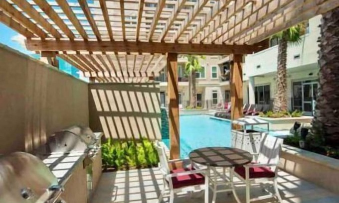 Houston Apartment | Luxury BOHO Abode! 2BD/2Bath; Galleria/Downtown