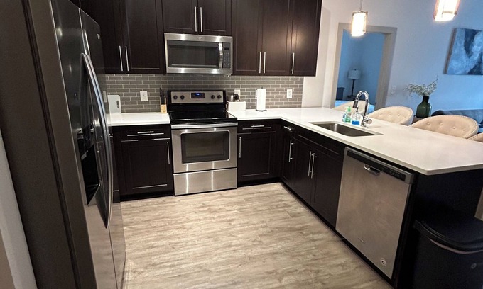 Dilworth Apartment | Luxury Boutique Apt in Uptown Charlotte- 2 Bedroom, 2 Bathroom