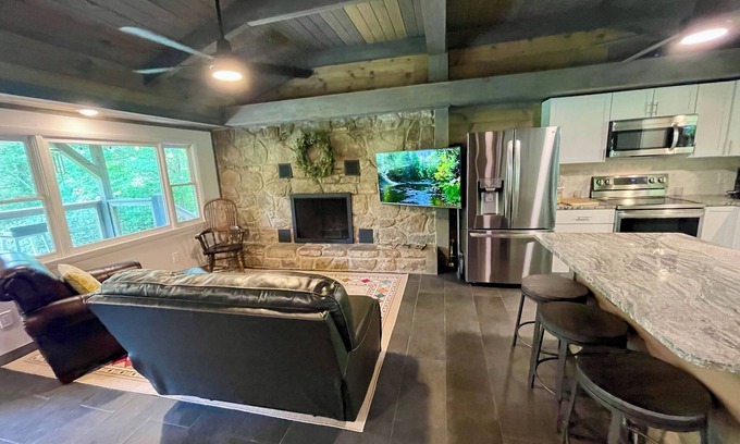 Gatlinburg Cabin | Luxury Cabin on 4 Private Acres ~ Arts & Crafts Community ~ Old Chapel Way