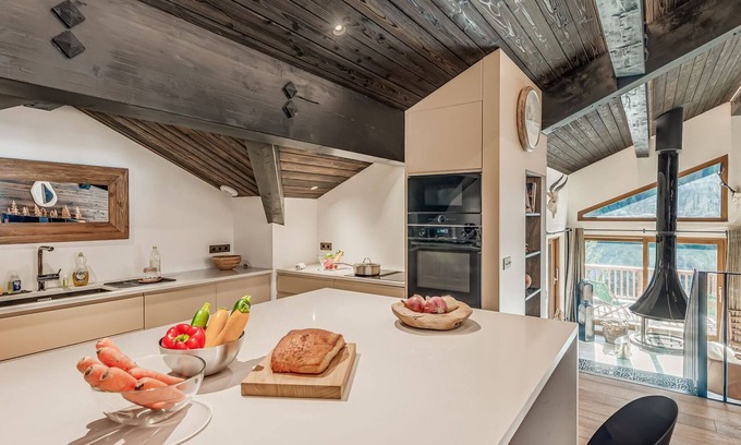 Les Brevieres Ski Chalet | Luxury Chalet with 6 Suites, Pool, Jacuzzi, and Sauna - Tignes