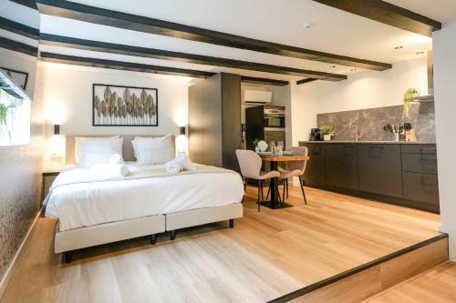 Delft House | Luxury City Center Studio
