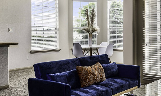 Webster Apartment | Luxury Condo 2BD/2BA, Pool, Gym, Near Attractions!