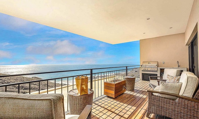 Cerritos Condo | Luxury Condo + Breathtaking Ocean Views @ Cerritos