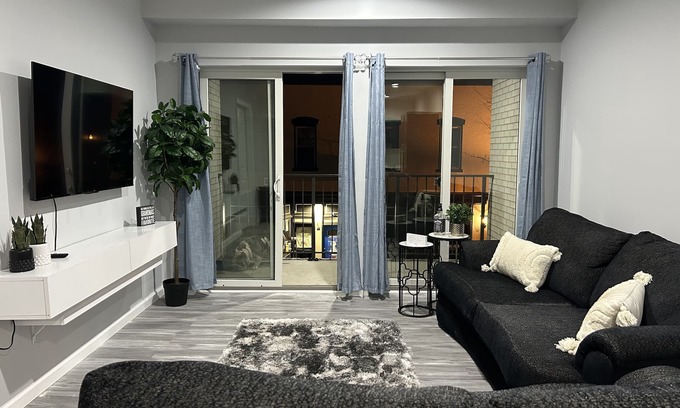 Manassas Apartment | Luxury Condo in the heart of Old town Manassas