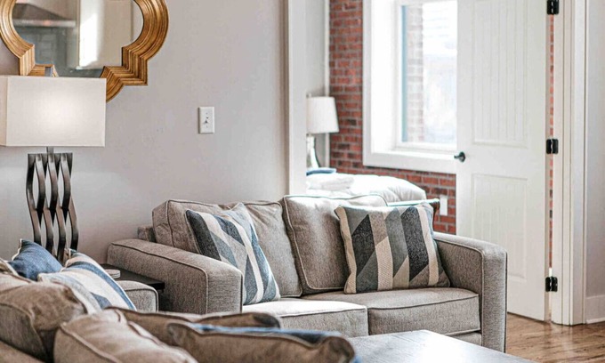 Downtown Knoxville Apartment | Luxury Corner Condo ~ Walk to Old City