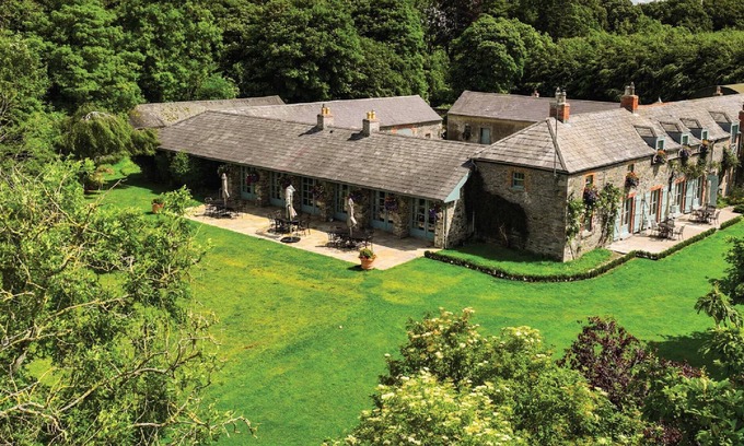 Lobinstown House | Luxury Country Estate & Farm Group Stay – Sleeps 14-16 in Ireland’s Ancient East