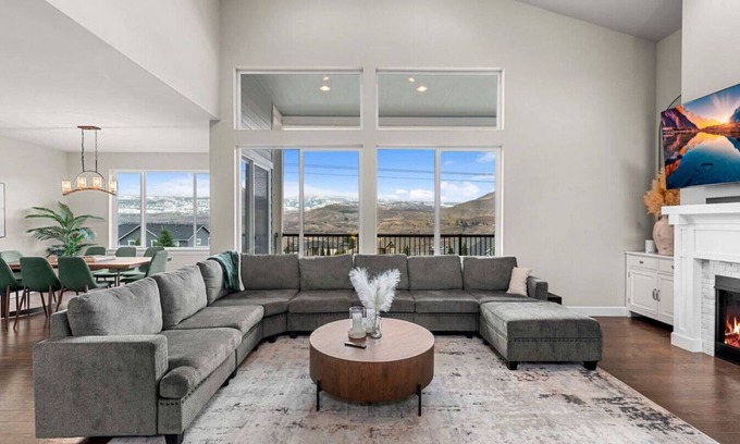 East Wenatchee House | Luxury Escape in East Wenatchee