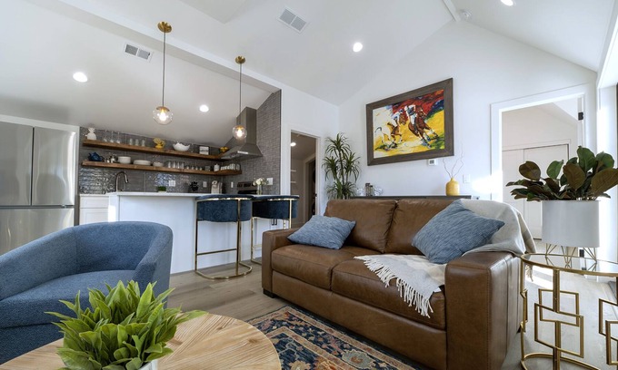 Morse Park Apartment | Luxury Escape near Red Rocks, Dwtn & Mtns!