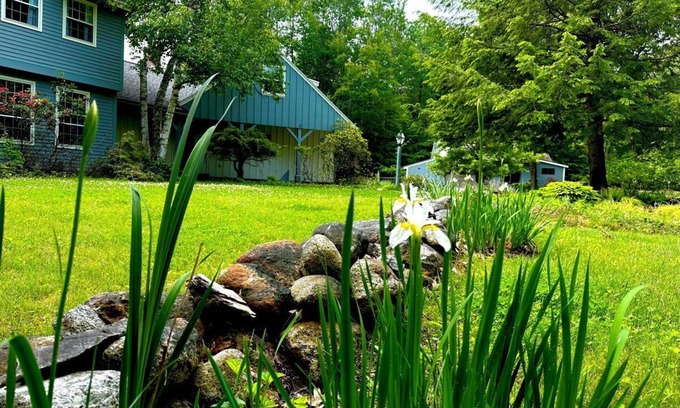 Hancock Other | Luxury Farm Stay at Glenrose Manor - Wolf Pine Hollow