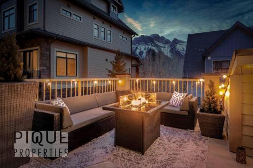 Canmore Apartment | Luxury Fire Mountain Lodge, Outdoor Hot Tub, Parking, Fast WiFi!
