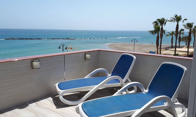Benalmadena Costa Apartment | Luxury First-Line Beach-Front Apt VFT/MA 02508 Wifi, UK TV, Air Con