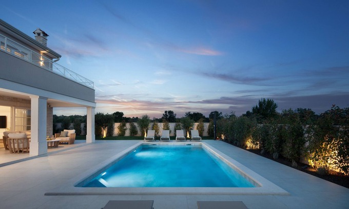 Debeljuhi Villa | Luxury Gabriel Residence for 8 people with 32 m2 private salt-water pool in Central Istria