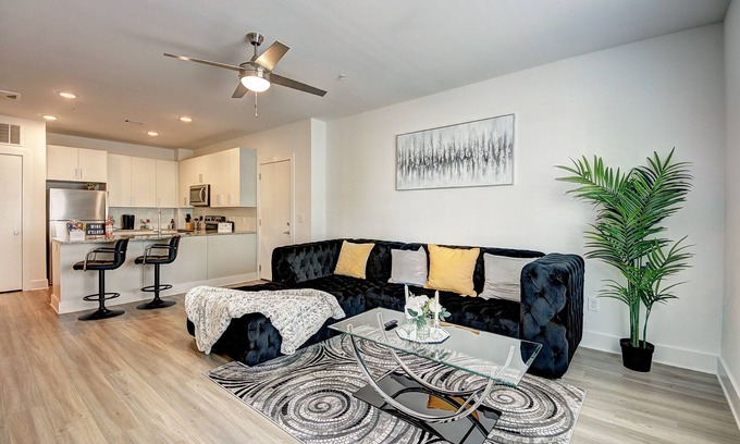 Chosewood Park Apartment | Luxury Getaway w/Pool,Gym, Balcony, Netflix