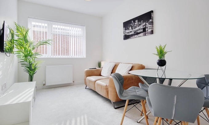 Bournemouth Apartment | Luxury Ground Floor Apartment Wifi/Netflix