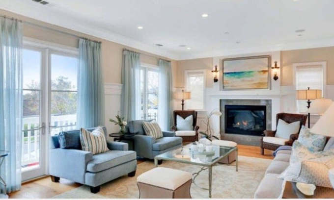 Pacific Palisades House | Luxury Hampton’s Style Palisades Beach House