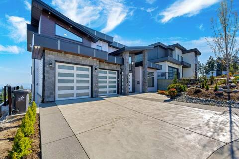 Bear Mountain Resort House | Luxury Home