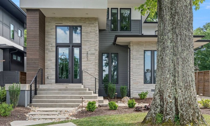 Green Hills House | Luxury Home in Green Hills - Pool, Garage, Sauna, HotTub