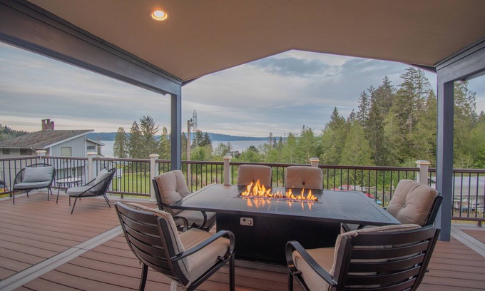 Shelton House | Luxury Home Retreat-Sweeping Views + Large Hot Tub