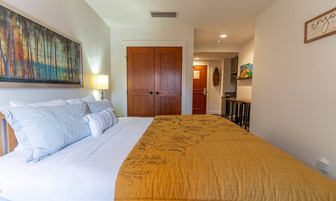 Canmore Hotel | Luxury Hotel Room Free Parking, Pool &Hot Tub