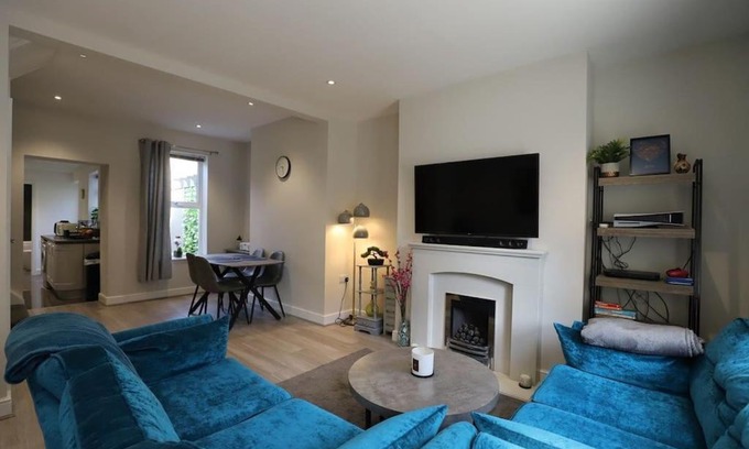 Carlisle Apartment | Luxury House Near City Center Hospital &Superstore