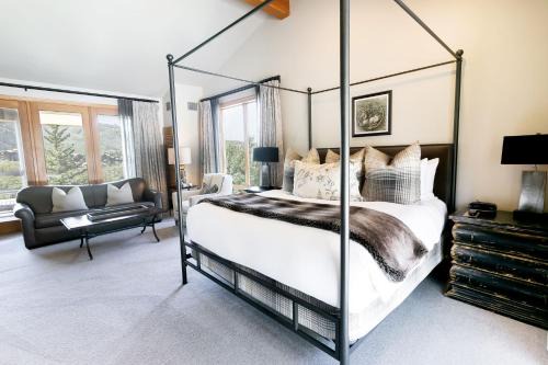 Deer Valley Hotel | Luxury King Room with Mountain View Hotel Room