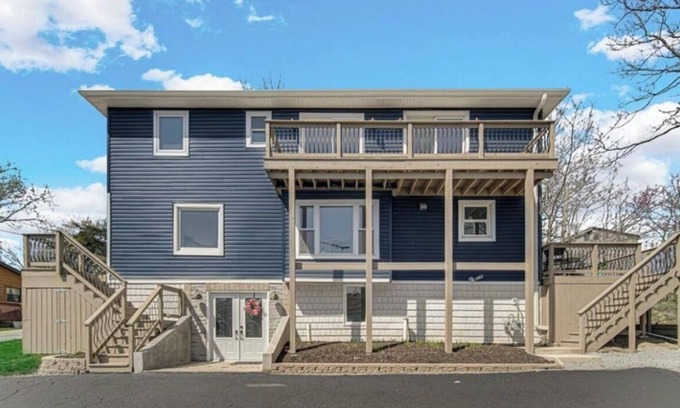 Cedar Lake House | Luxury Lakefront Getaway Sleeps 16 near Chicago Family Friendly