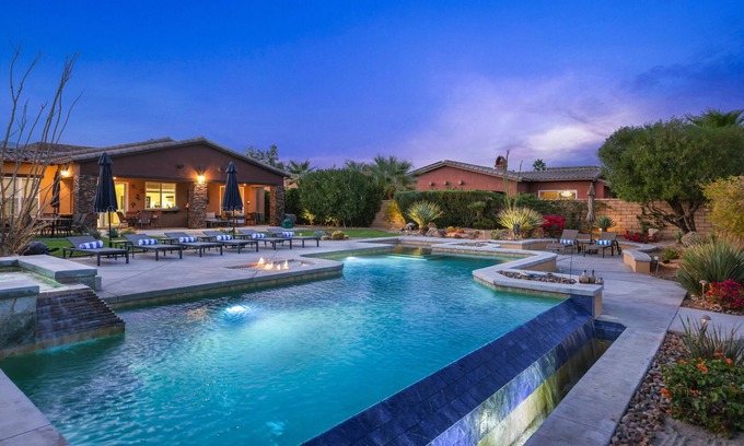 Rancho Mirage House | Luxury lakefront desert home w/private pool, pool spa, putting greens
