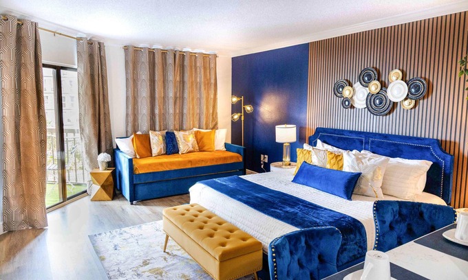 Florida Center Apartment | Luxury Lakeview 1 mile to New EPIC Universe: condo: pool, hot tube, tennis ct