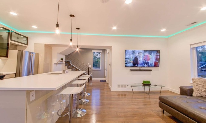 Sunnyside House | Luxury Living in Denver-Special Rate offer for December-February