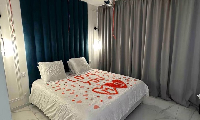 Martigues Apartment | Luxury Living Martigues - White Diamond Suite