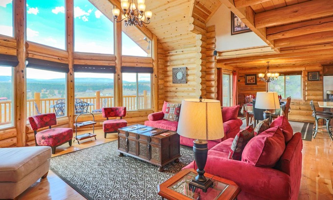 Twin Creek Village Cabin | Luxury Lodge, 3 Bdrm Suites, Mtn Views of Nat’l Forest