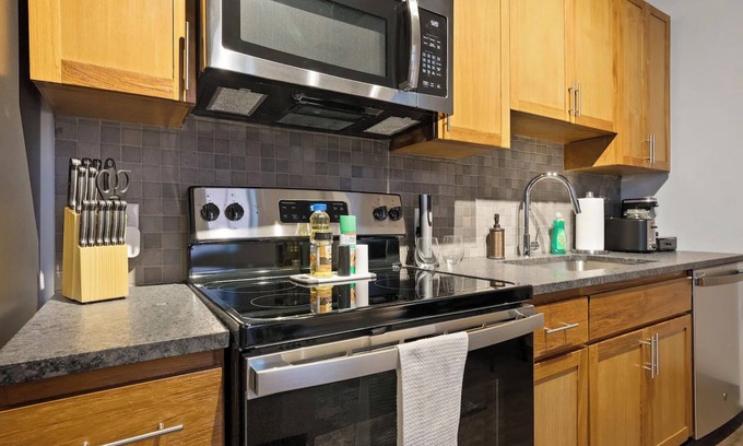 Downtown Cleveland Apartment | Luxury Loft Getaway in Downtown Cleveland