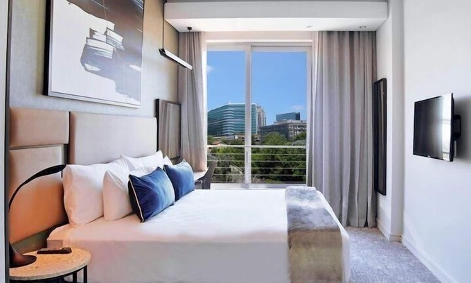 Sandown Apartment | Luxury Loft in Sandton City