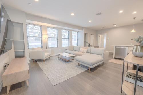 Downtown Boston Apartment | Luxury Loft Washer and Dryer Pet Friendly