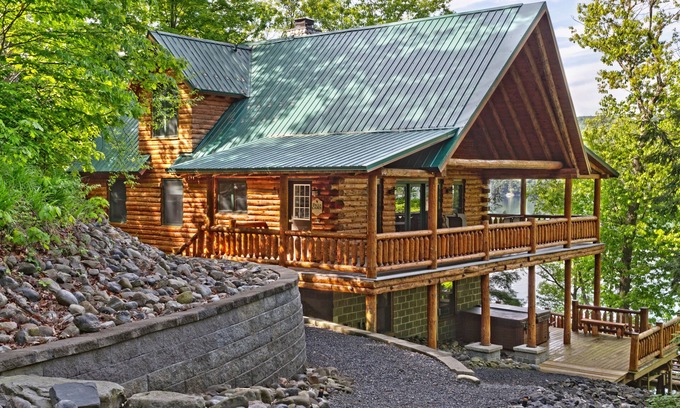 Skaneateles Cabin | Luxury Log Cabin in the Woods on Skaneateles Lake