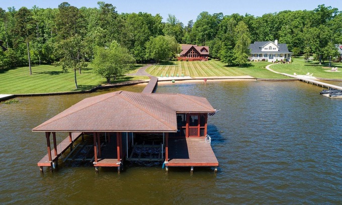 Mineral House | Luxury log home with incredible views. Check out our video to see inside & out.