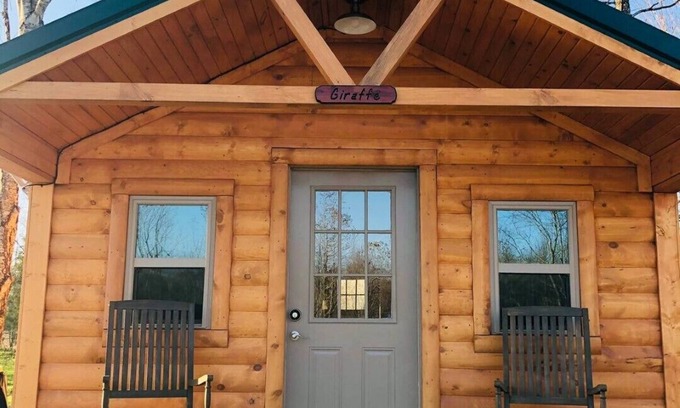 Huron Cabin | Luxury Long Neck Giraffe Cabin