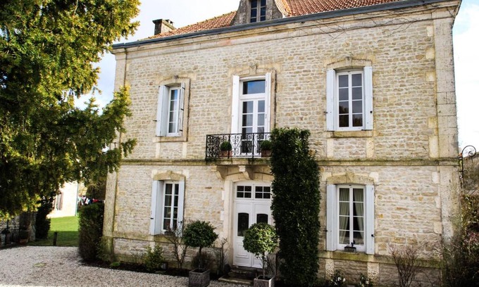 Coulonges House | Luxury Maison Maitre near Angouleme with Pool, 8 People