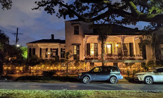 New Orleans Bed & Breakfast | Luxury Mansion Next To French Quarter