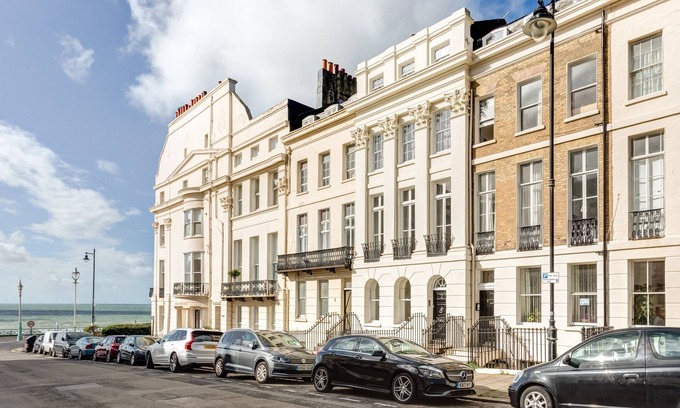 Kemptown House | Luxury Mansion Townhouse with Private Cinema sleeping up to 18