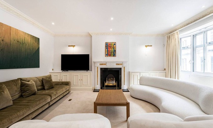 St James Apartment | Luxury Mayfair Apartment - Next To Green Park