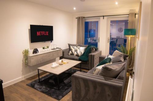 Salford Apartment | Luxury Mcr 2bed,2bath Apartment- Central location!