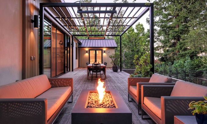 Sharon Heights House | Luxury Menlo Park Home Two Miles from Stanford University