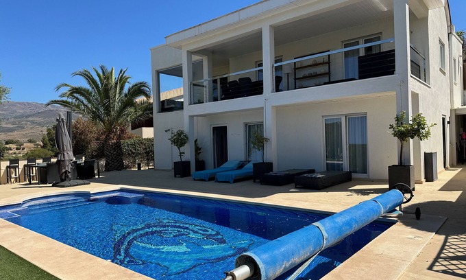 Vinuela Villa | Luxury modern villa with fantastic views/private pool/outdoor kitchen