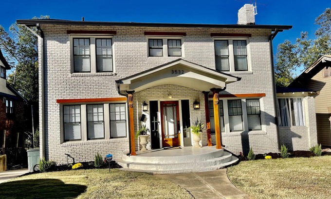 Birmingham House | Luxury Norwood House close to downtown Birmingham/Coca-Cola Amphitheater