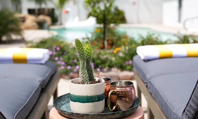 Cox Heights House | Luxury Oasis with Pool Sleeps 7 - Close to Old Town!