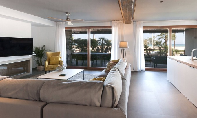 Grau i Platja Apartment | Luxury oceanfront loft with 3 suites rooms with 190m2: High Speed Wifi: 300mbs